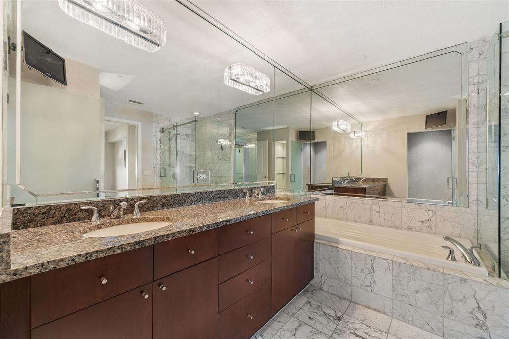 For Rent: $3,800 (2 beds, 2 baths, 2005 Square Feet)