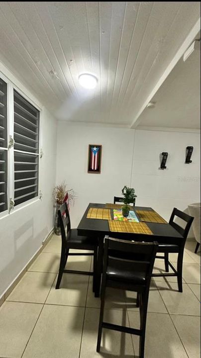 For Sale: $395,000 (5 beds, 0 baths, 1804 Square Feet)