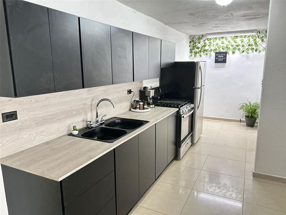 For Sale: $395,000 (5 beds, 0 baths, 1804 Square Feet)