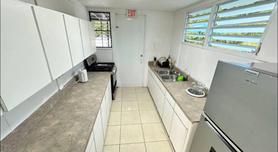 For Sale: $395,000 (5 beds, 0 baths, 1804 Square Feet)