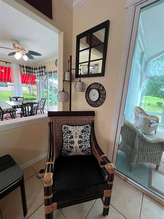 合同活跃: $299,990 (2 贝兹, 2 浴室, 1572 平方英尺)