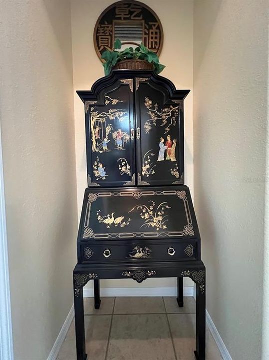 合同活跃: $299,990 (2 贝兹, 2 浴室, 1572 平方英尺)