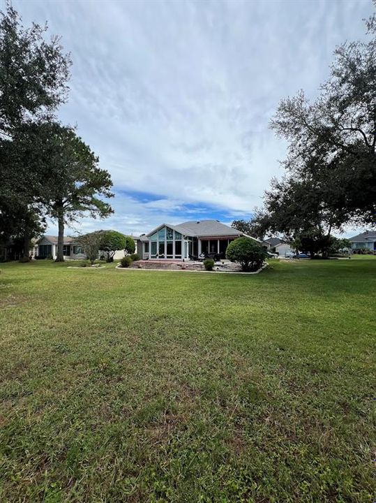 合同活跃: $299,990 (2 贝兹, 2 浴室, 1572 平方英尺)