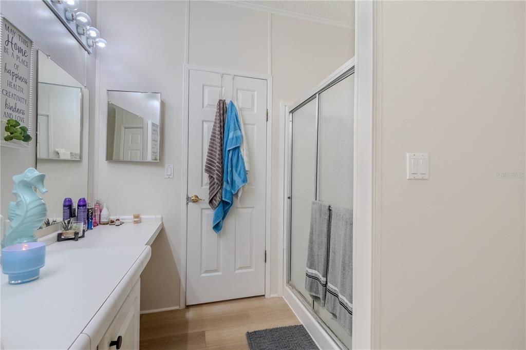 На продажу: $259,900 (3 спален, 2 ванн, 1818 Квадратных фут)