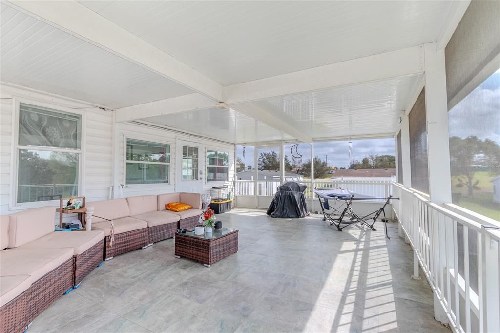 На продажу: $259,900 (3 спален, 2 ванн, 1818 Квадратных фут)