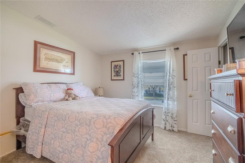 На продажу: $259,900 (3 спален, 2 ванн, 1818 Квадратных фут)