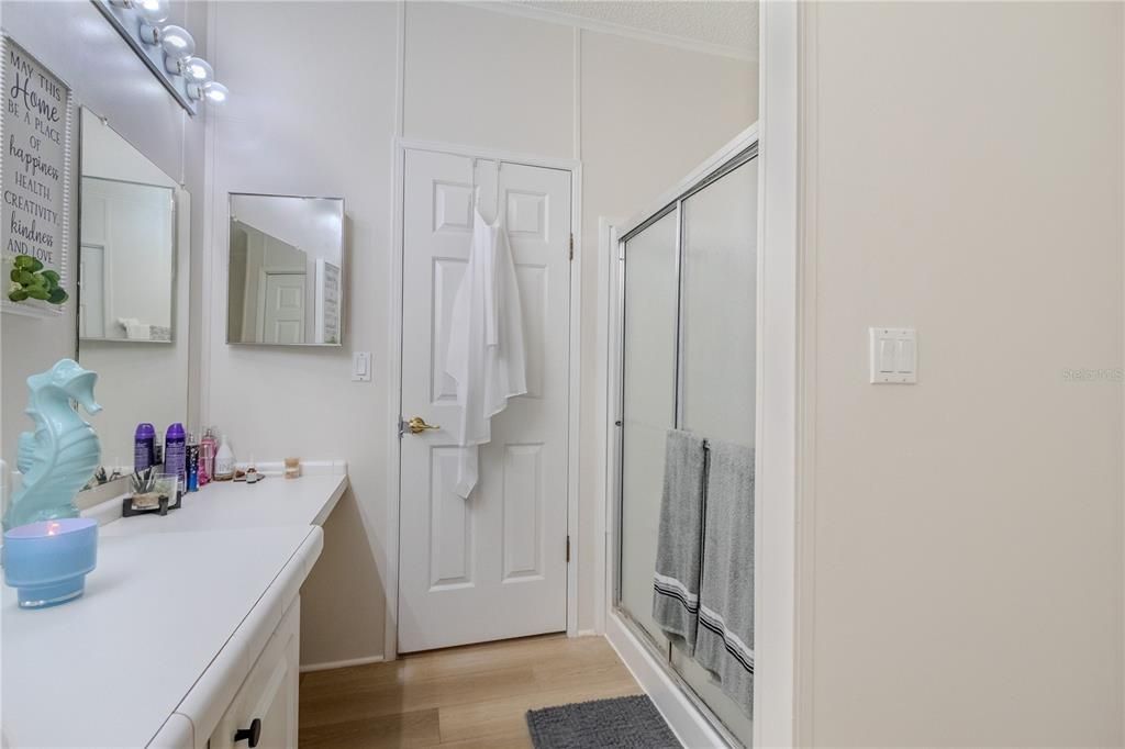 На продажу: $259,900 (3 спален, 2 ванн, 1818 Квадратных фут)