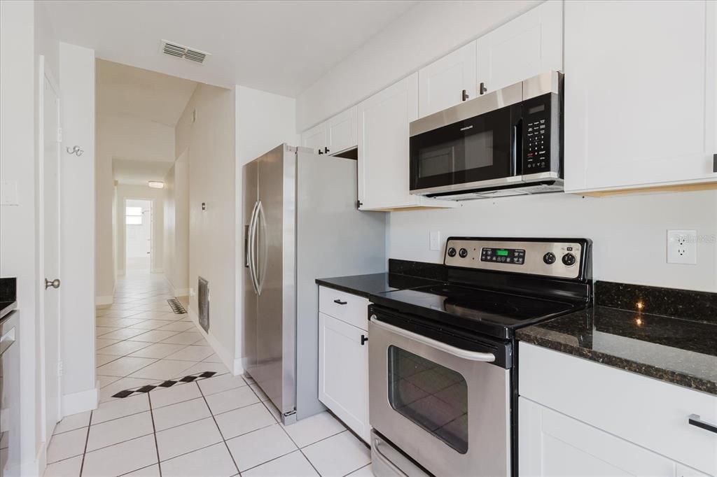 Activo con contrato: $449,999 (3 camas, 2 baños, 1790 Pies cuadrados)