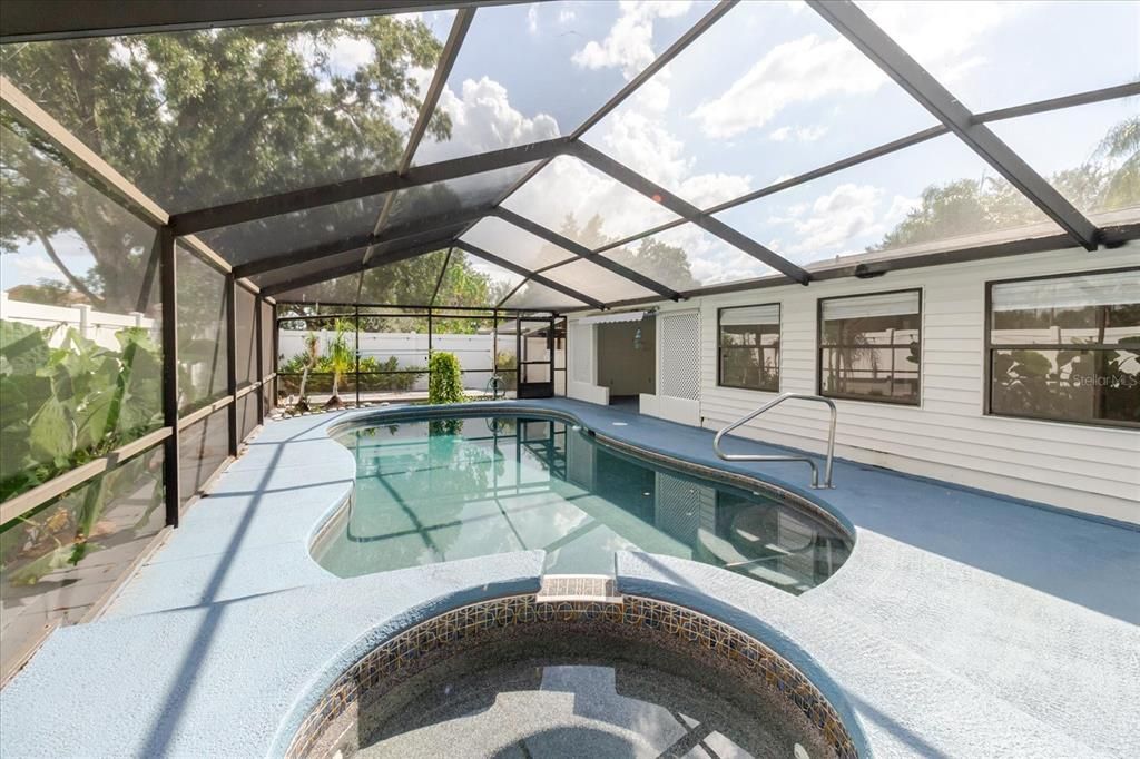 Activo con contrato: $449,999 (3 camas, 2 baños, 1790 Pies cuadrados)