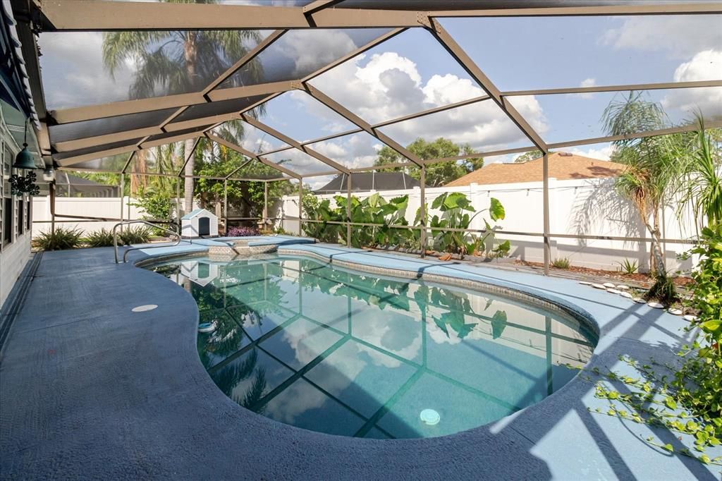 Activo con contrato: $449,999 (3 camas, 2 baños, 1790 Pies cuadrados)