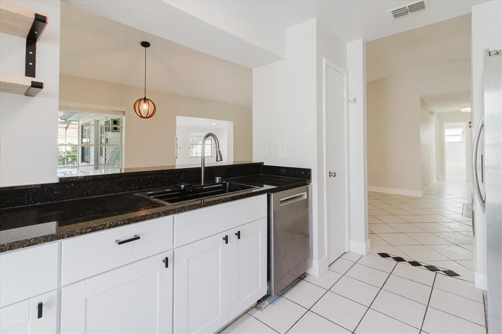 Activo con contrato: $449,999 (3 camas, 2 baños, 1790 Pies cuadrados)