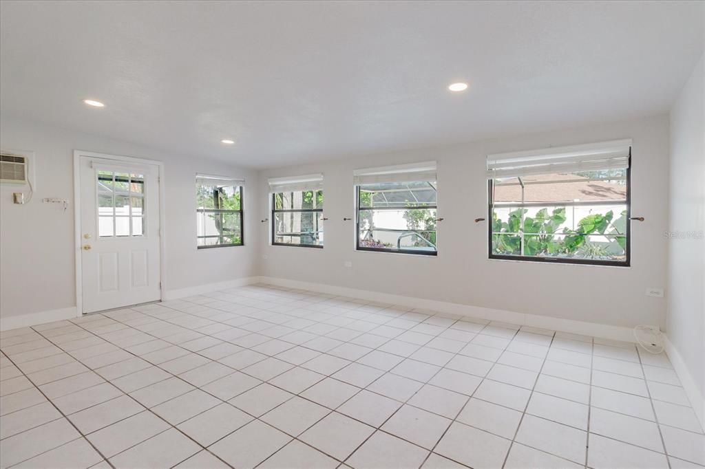 Activo con contrato: $449,999 (3 camas, 2 baños, 1790 Pies cuadrados)