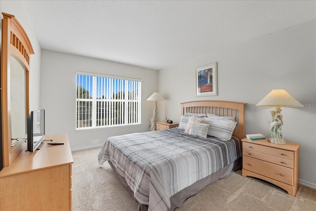 Active With Contract: $215,000 (3 beds, 2 baths, 1222 Square Feet)