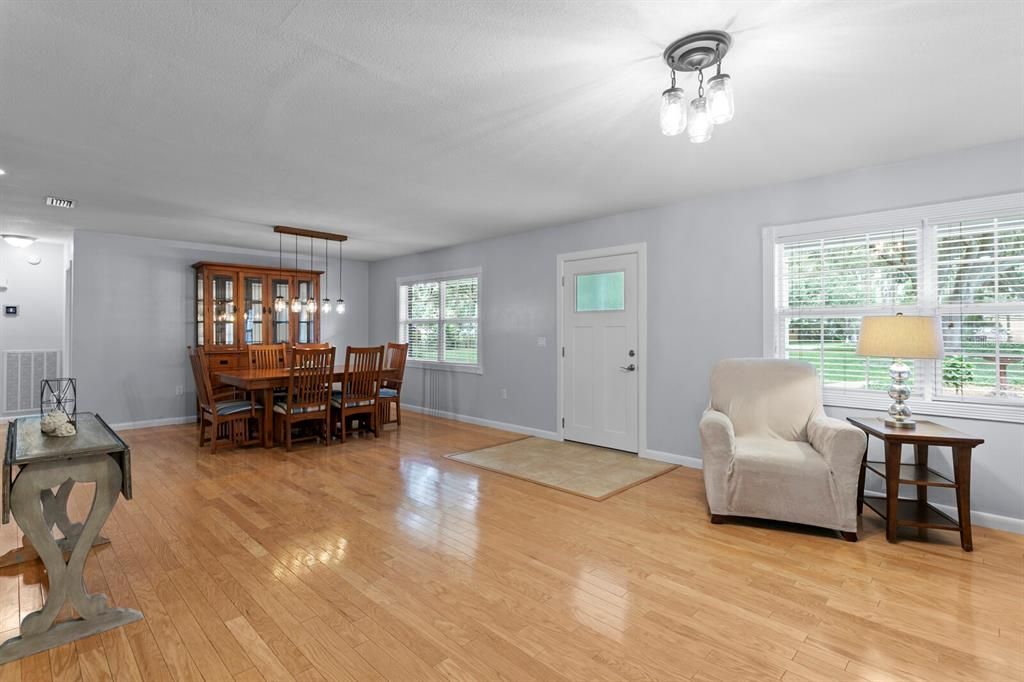 For Sale: $790,000 (4 beds, 2 baths, 2286 Square Feet)