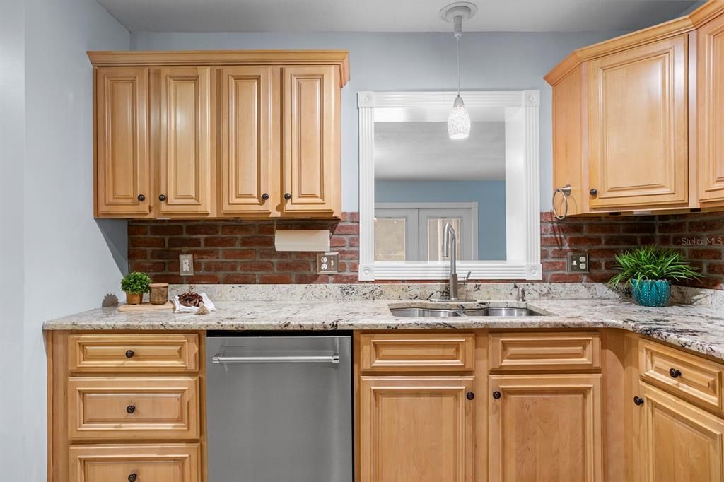 For Sale: $790,000 (4 beds, 2 baths, 2286 Square Feet)