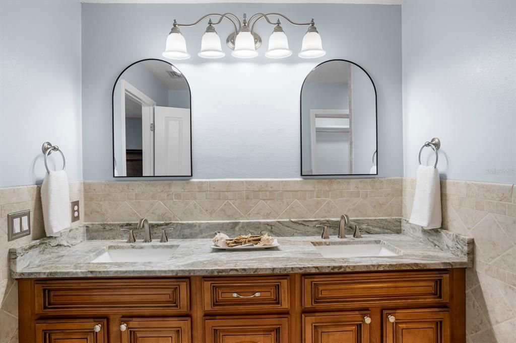 For Sale: $790,000 (4 beds, 2 baths, 2286 Square Feet)