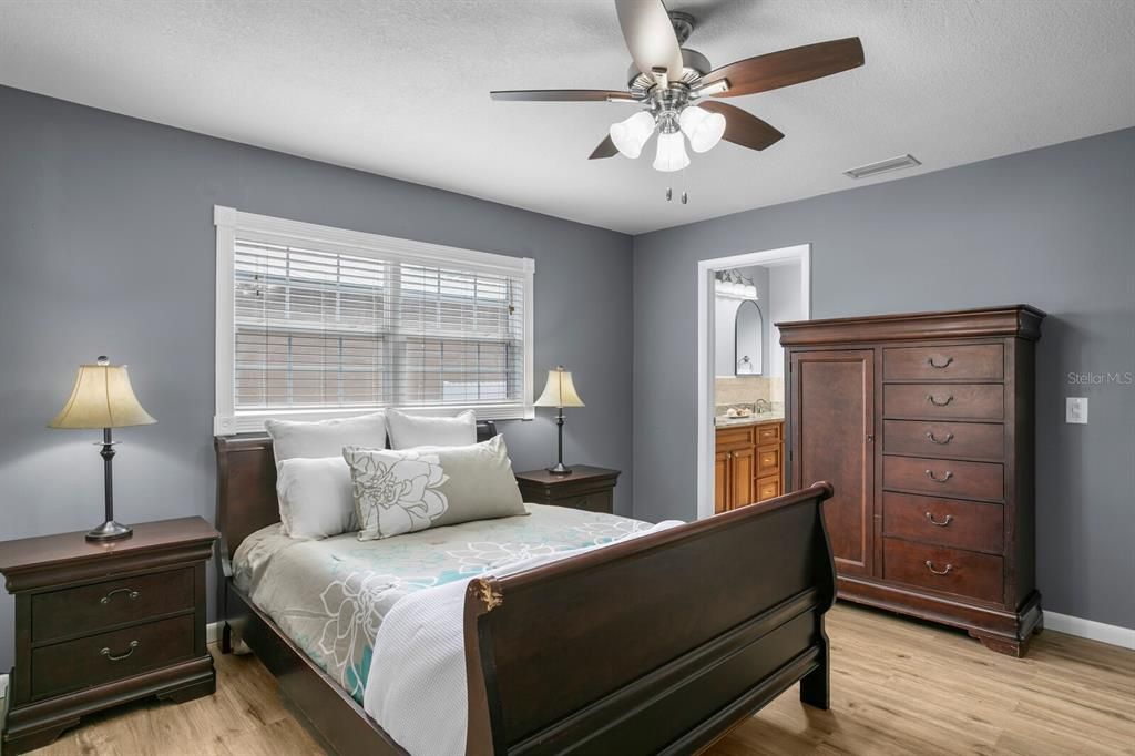 For Sale: $790,000 (4 beds, 2 baths, 2286 Square Feet)