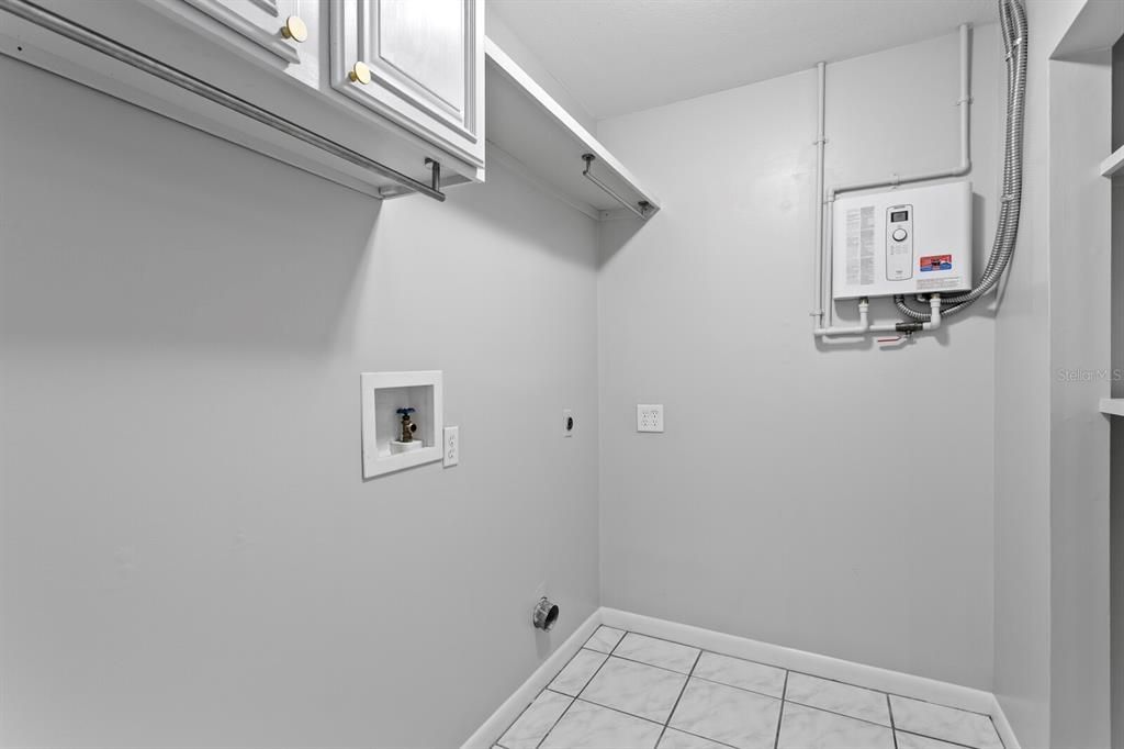 For Sale: $790,000 (4 beds, 2 baths, 2286 Square Feet)