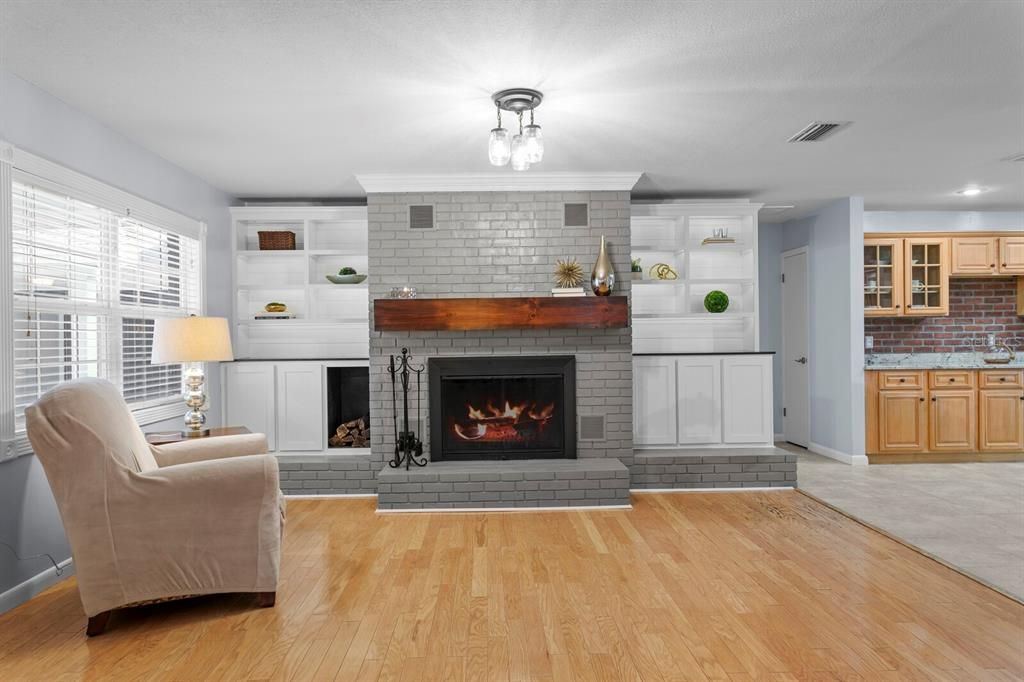 For Sale: $790,000 (4 beds, 2 baths, 2286 Square Feet)