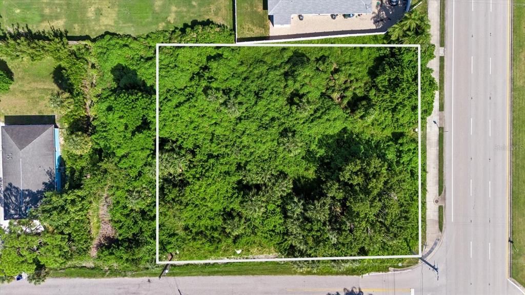 En Venta: $260,000 (0.50 acres)