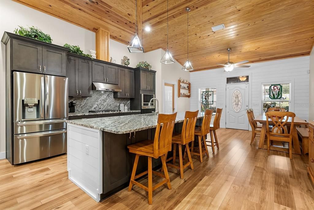 На продажу: $899,000 (3 спален, 2 ванн, 2196 Квадратных фут)