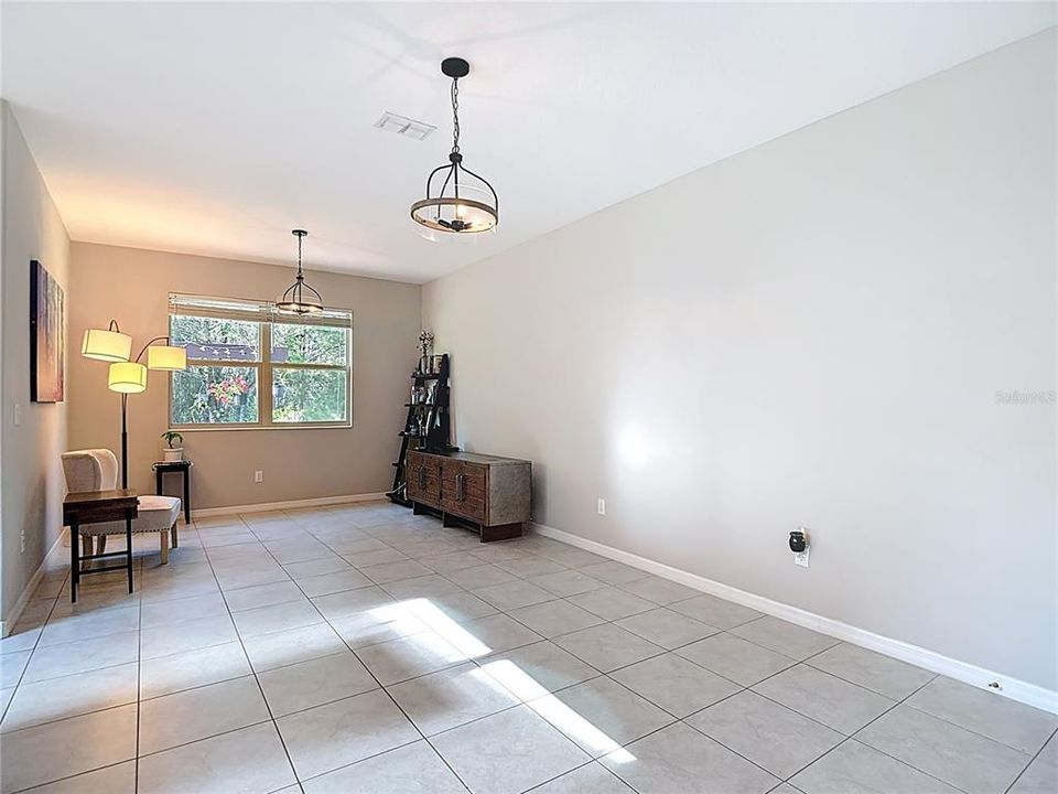 出租: $2,150 (3 贝兹, 2 浴室, 1787 平方英尺)