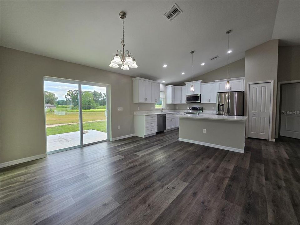 Active With Contract: $255,000 (3 beds, 2 baths, 1380 Square Feet)