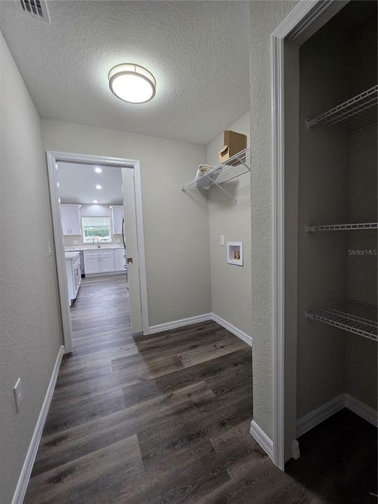 Active With Contract: $255,000 (3 beds, 2 baths, 1380 Square Feet)