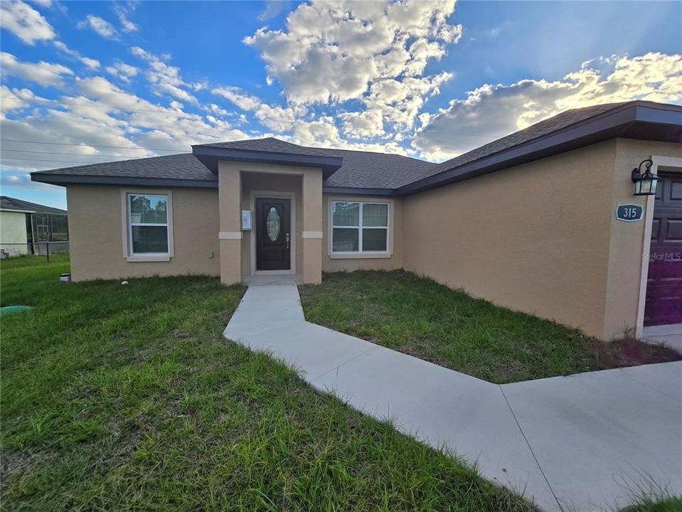 Active With Contract: $255,000 (3 beds, 2 baths, 1380 Square Feet)