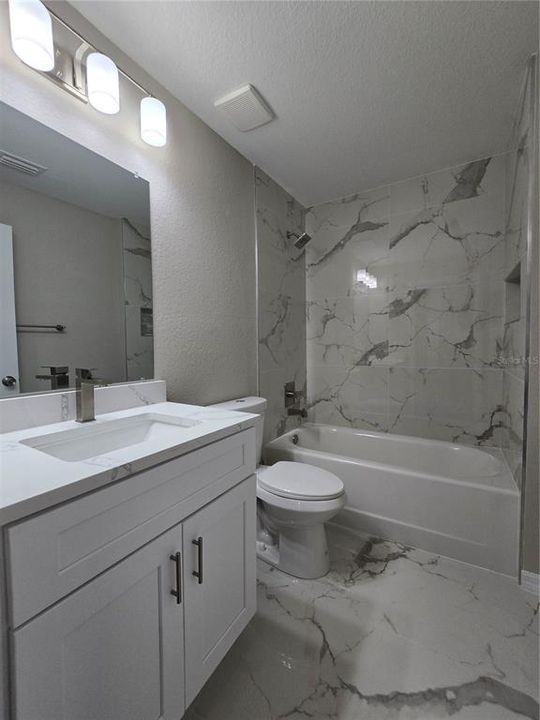 Active With Contract: $255,000 (3 beds, 2 baths, 1380 Square Feet)