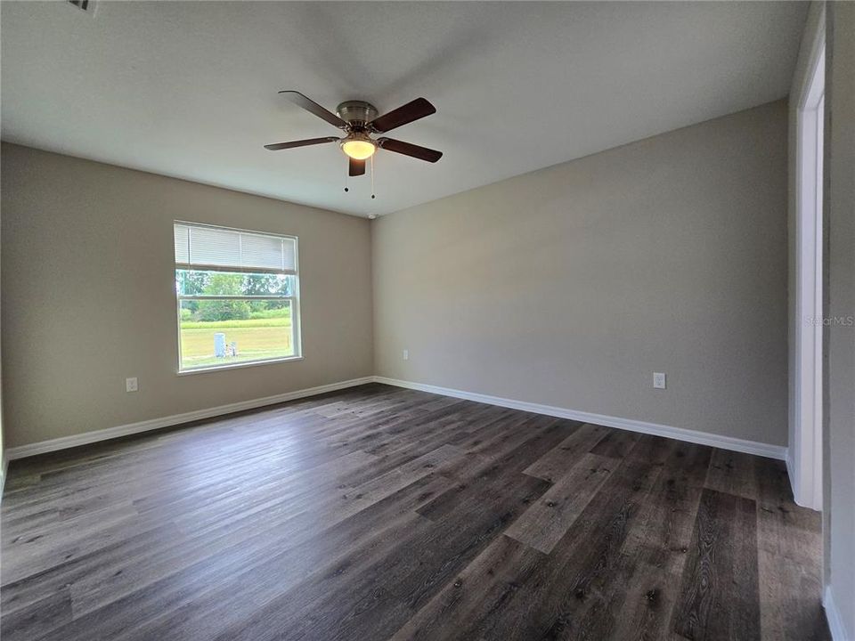 Active With Contract: $255,000 (3 beds, 2 baths, 1380 Square Feet)