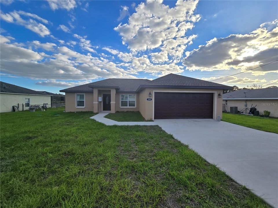 Active With Contract: $255,000 (3 beds, 2 baths, 1380 Square Feet)