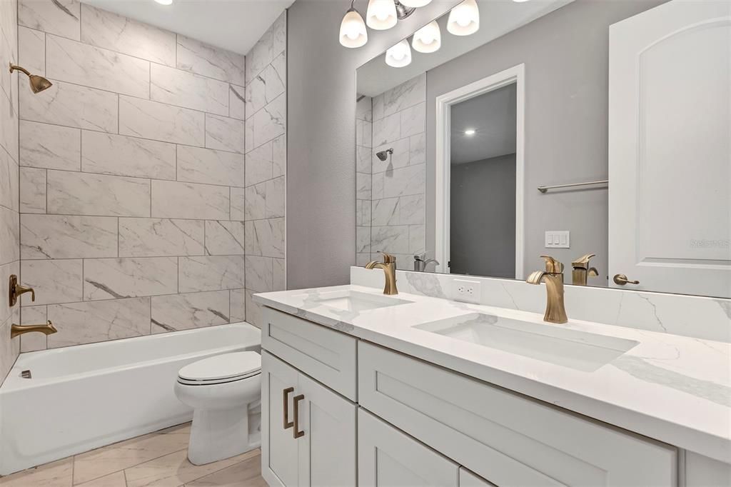 待售: $445,000 (4 贝兹, 3 浴室, 2478 平方英尺)