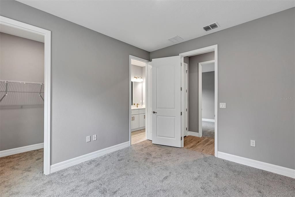 待售: $445,000 (4 贝兹, 3 浴室, 2478 平方英尺)