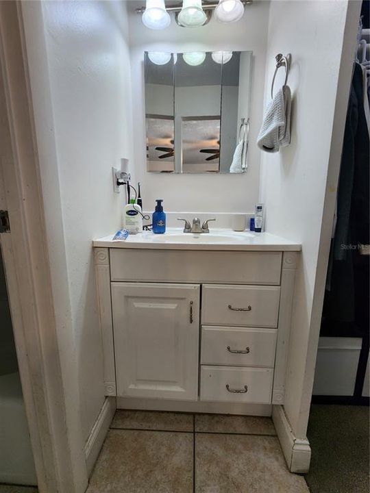 Activo con contrato: $2,250 (2 camas, 1 baños, 1074 Pies cuadrados)