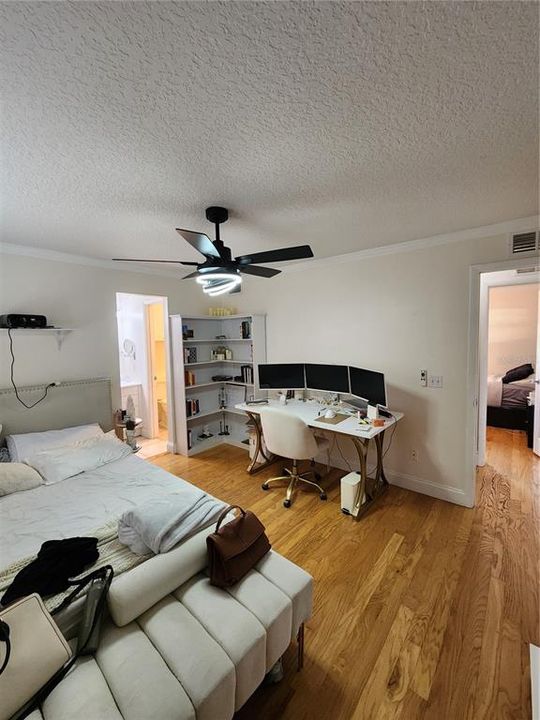 Activo con contrato: $2,250 (2 camas, 1 baños, 1074 Pies cuadrados)