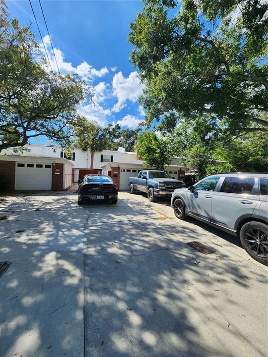 Activo con contrato: $2,250 (2 camas, 1 baños, 1074 Pies cuadrados)