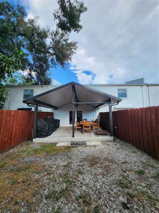 Activo con contrato: $2,250 (2 camas, 1 baños, 1074 Pies cuadrados)