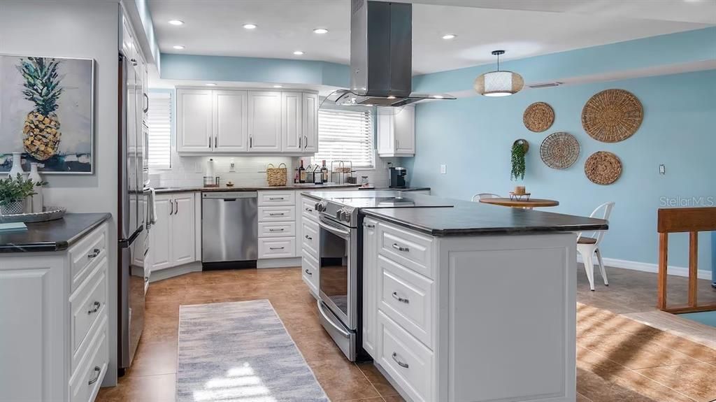 待售: $4,950,000 (3 贝兹, 3 浴室, 5043 平方英尺)