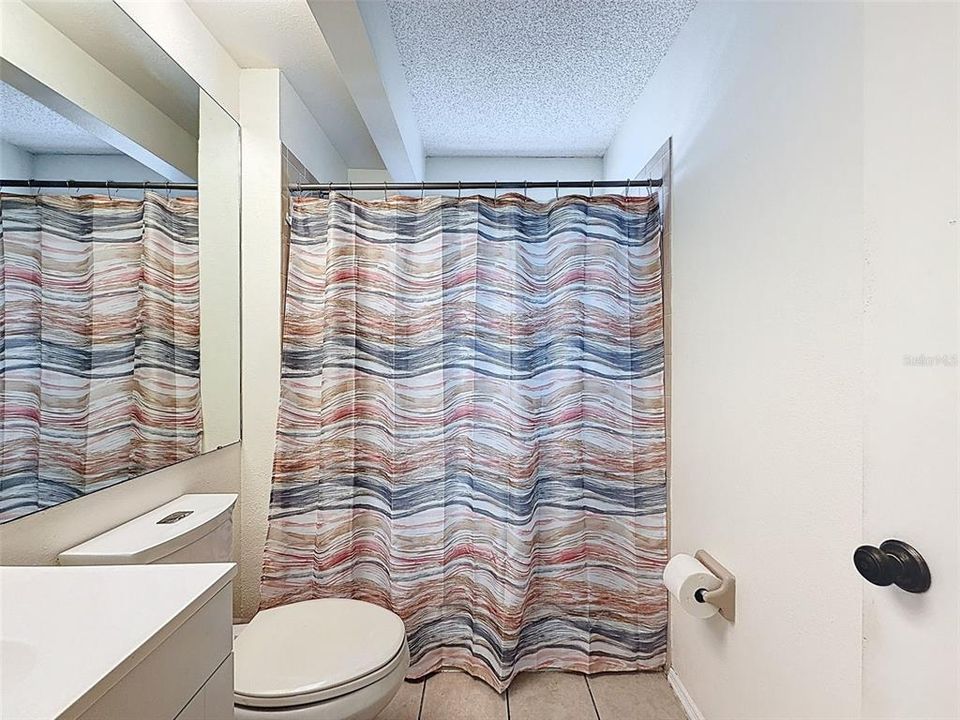 На продажу: $149,000 (2 спален, 2 ванн, 1070 Квадратных фут)