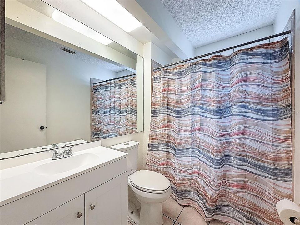 На продажу: $149,000 (2 спален, 2 ванн, 1070 Квадратных фут)