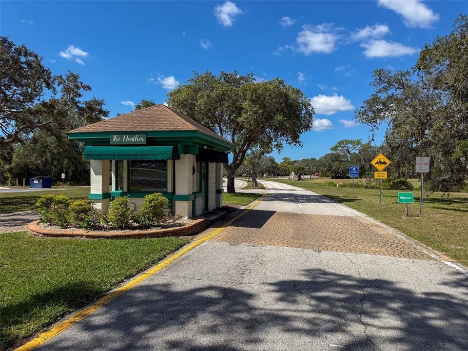 На продажу: $149,000 (2 спален, 2 ванн, 1070 Квадратных фут)