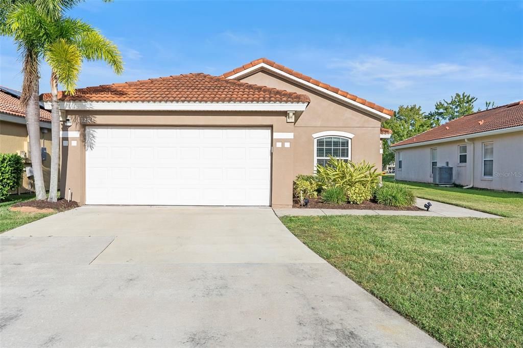 Недавно продано: $365,000 (3 спален, 2 ванн, 1323 Квадратных фут)