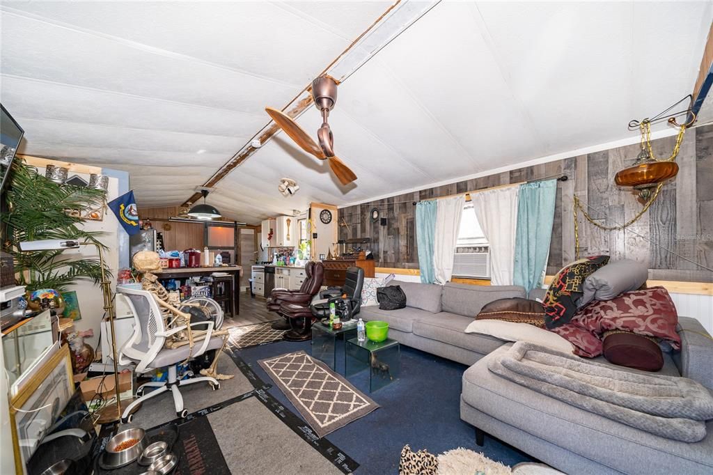 For Sale: $120,000 (2 beds, 2 baths, 840 Square Feet)