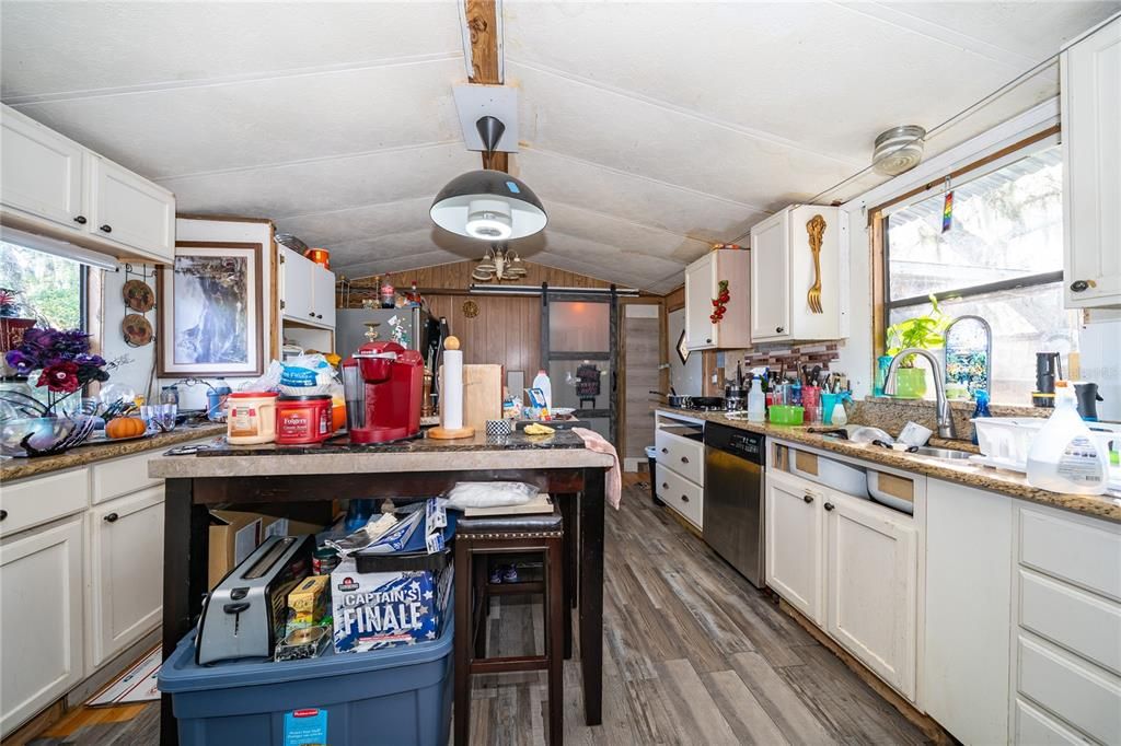 For Sale: $120,000 (2 beds, 2 baths, 840 Square Feet)