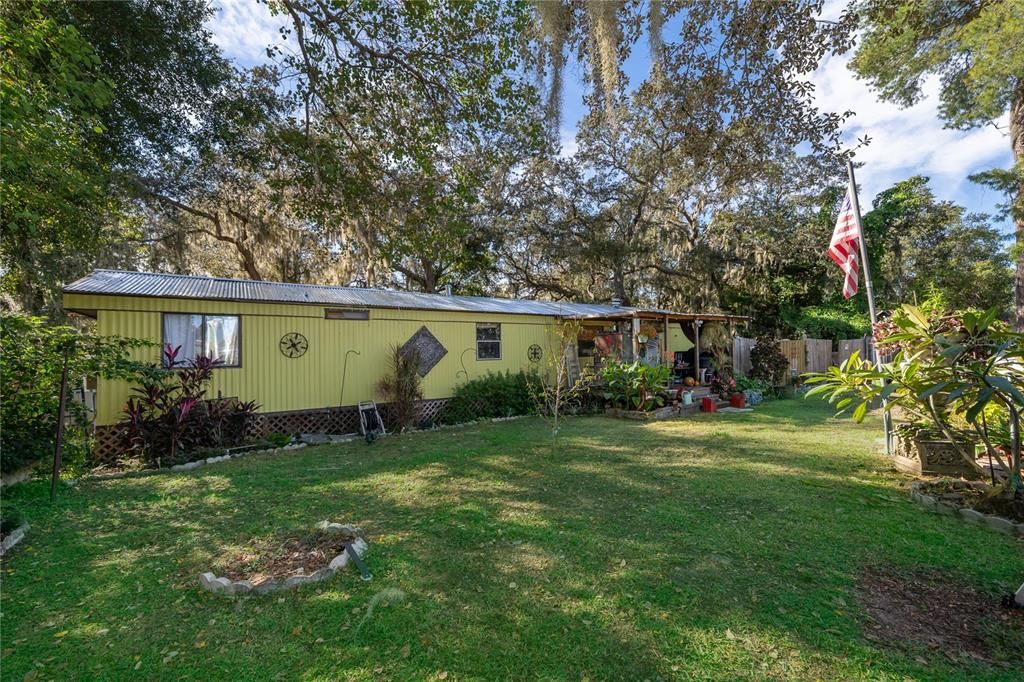 For Sale: $120,000 (2 beds, 2 baths, 840 Square Feet)