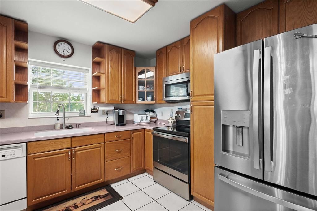 待售: $670,000 (3 贝兹, 3 浴室, 2605 平方英尺)