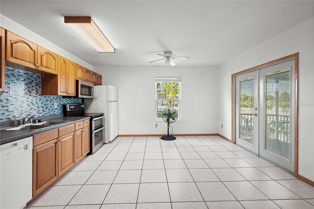 待售: $670,000 (3 贝兹, 3 浴室, 2605 平方英尺)