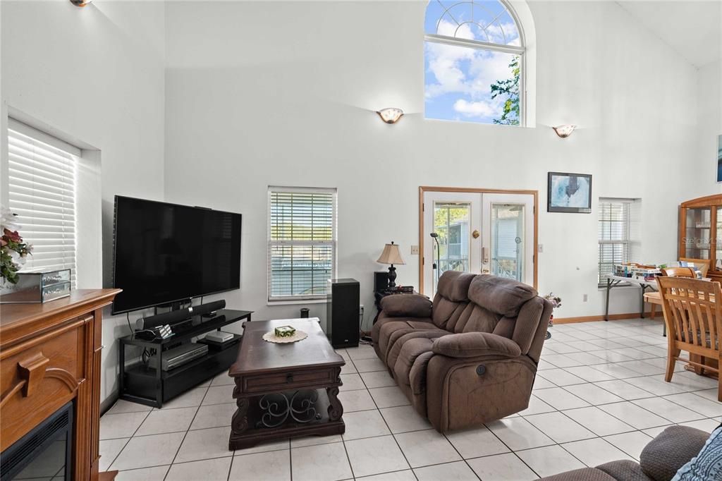 待售: $670,000 (3 贝兹, 3 浴室, 2605 平方英尺)