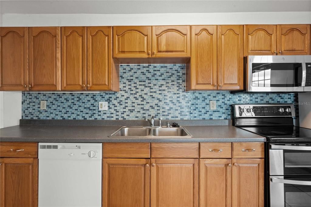 待售: $670,000 (3 贝兹, 3 浴室, 2605 平方英尺)